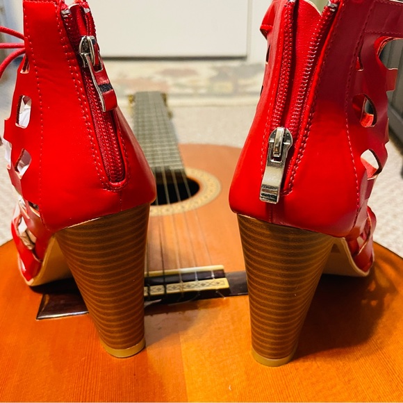 🍷Racy Zip & Tie Red Cage Free Reign Ankle Boot Heels! - Picture 9 of 12